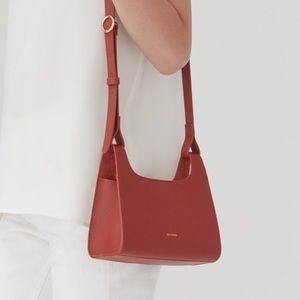 New cuyana  mini double loop